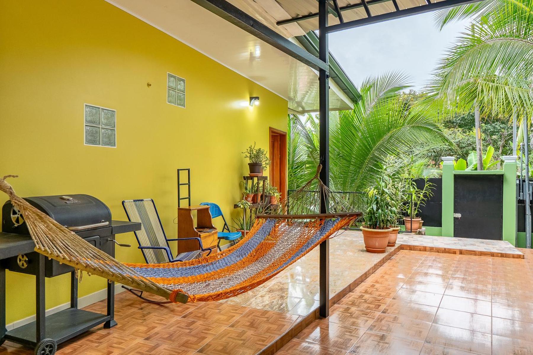 Yellow House Кепос Екстер'єр фото