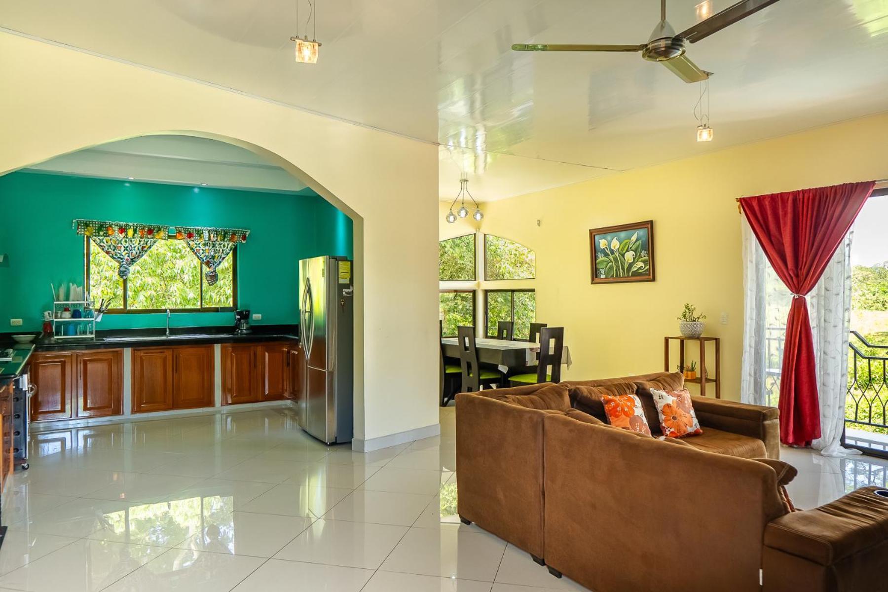 Yellow House Кепос Екстер'єр фото