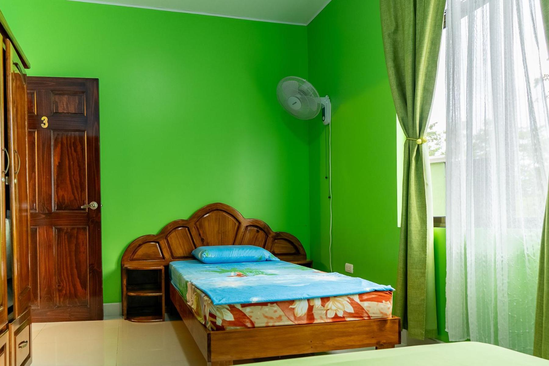 Yellow House Кепос Екстер'єр фото