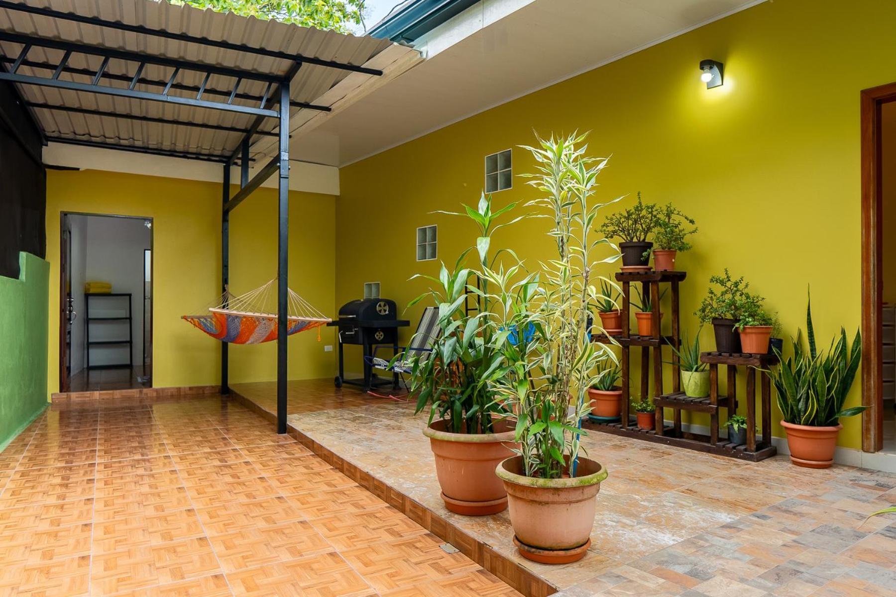 Yellow House Кепос Екстер'єр фото
