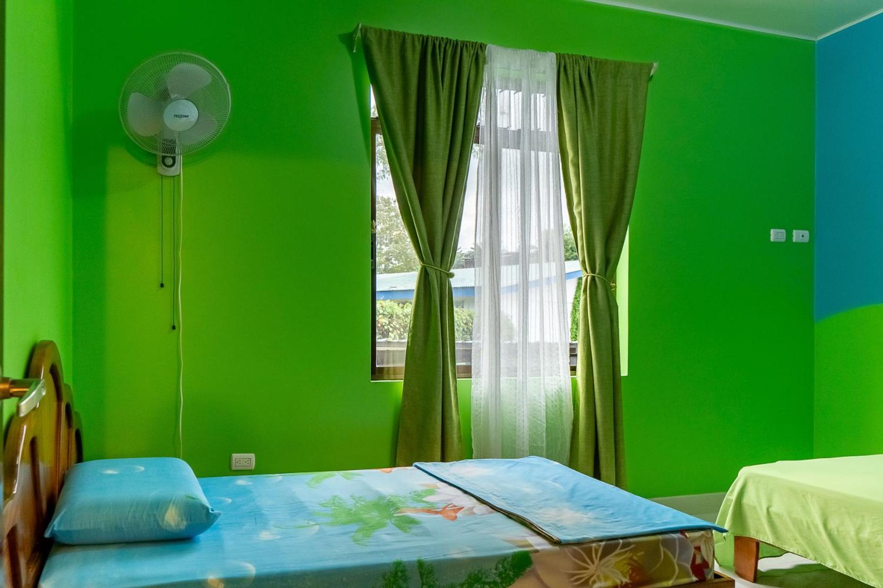 Yellow House Кепос Екстер'єр фото
